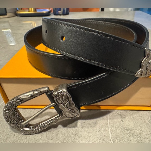 Louis Vuitton Black Belt with Silver Buckle - Picture 1 of 5